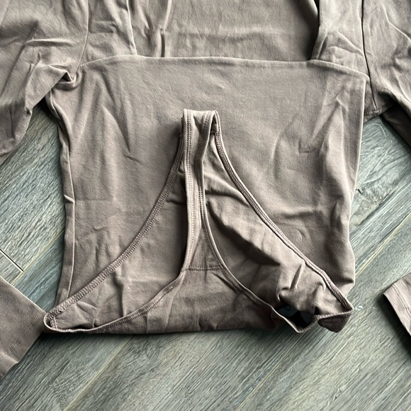 Abercrombie & Fitch Seamless Sqaureneck Bodysuit - Picture 5 of 6